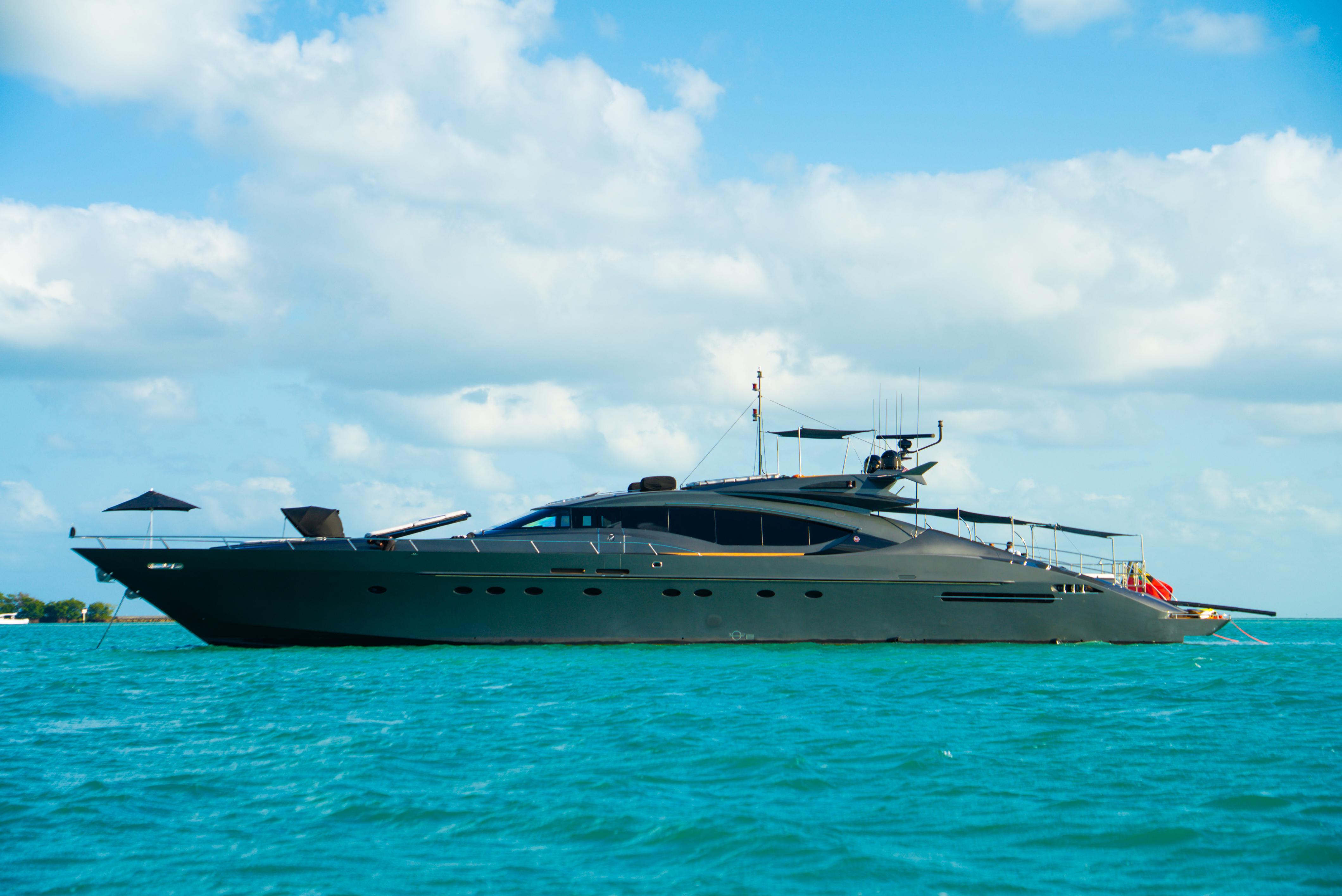 2003 Palmer Johnson 120