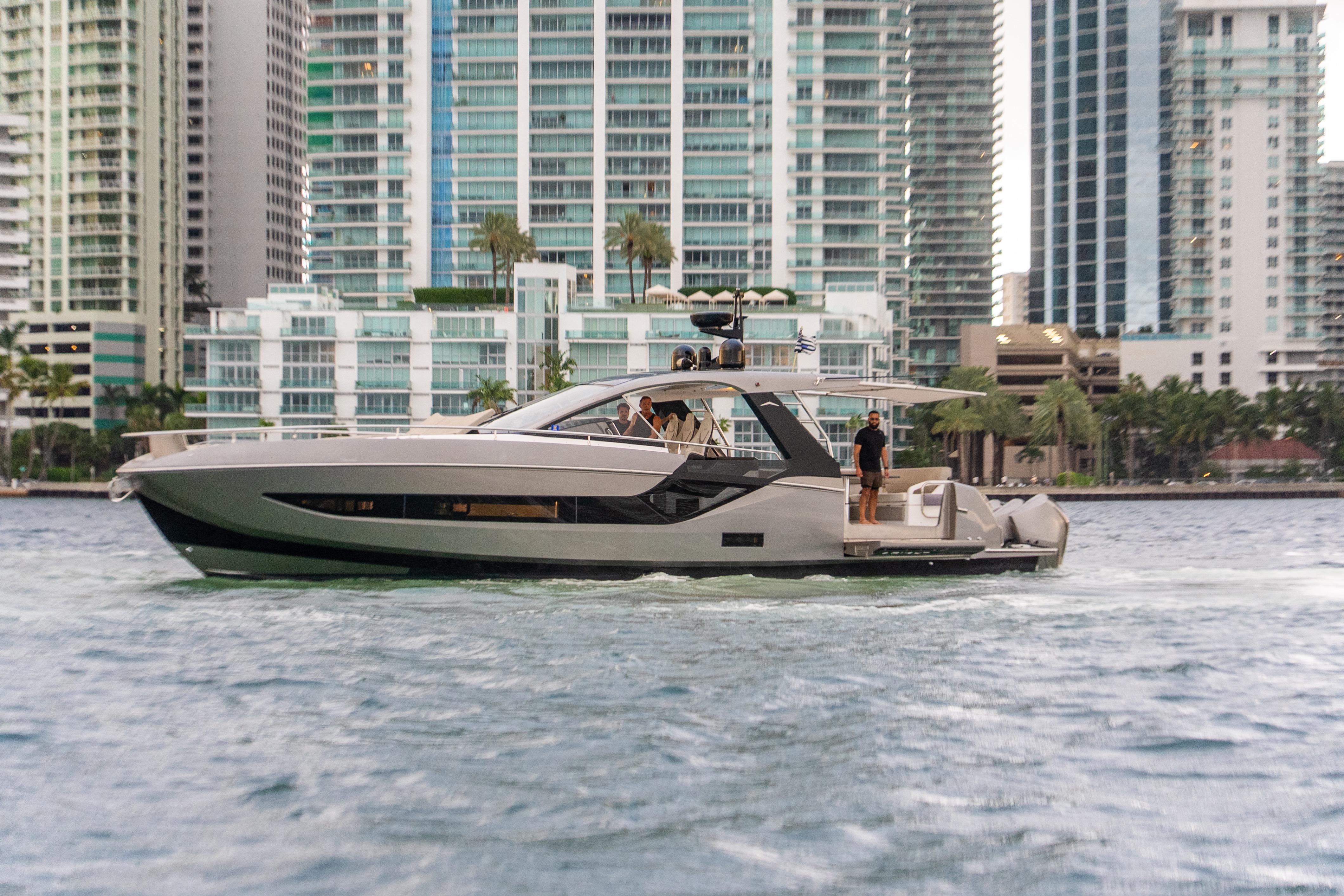 2021 Azimut Verve 47 — photo 1 of 13
